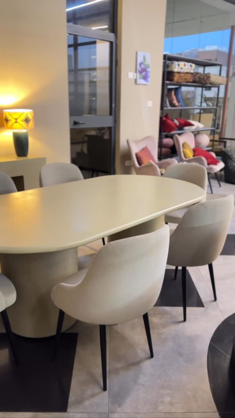 Dining & Tables